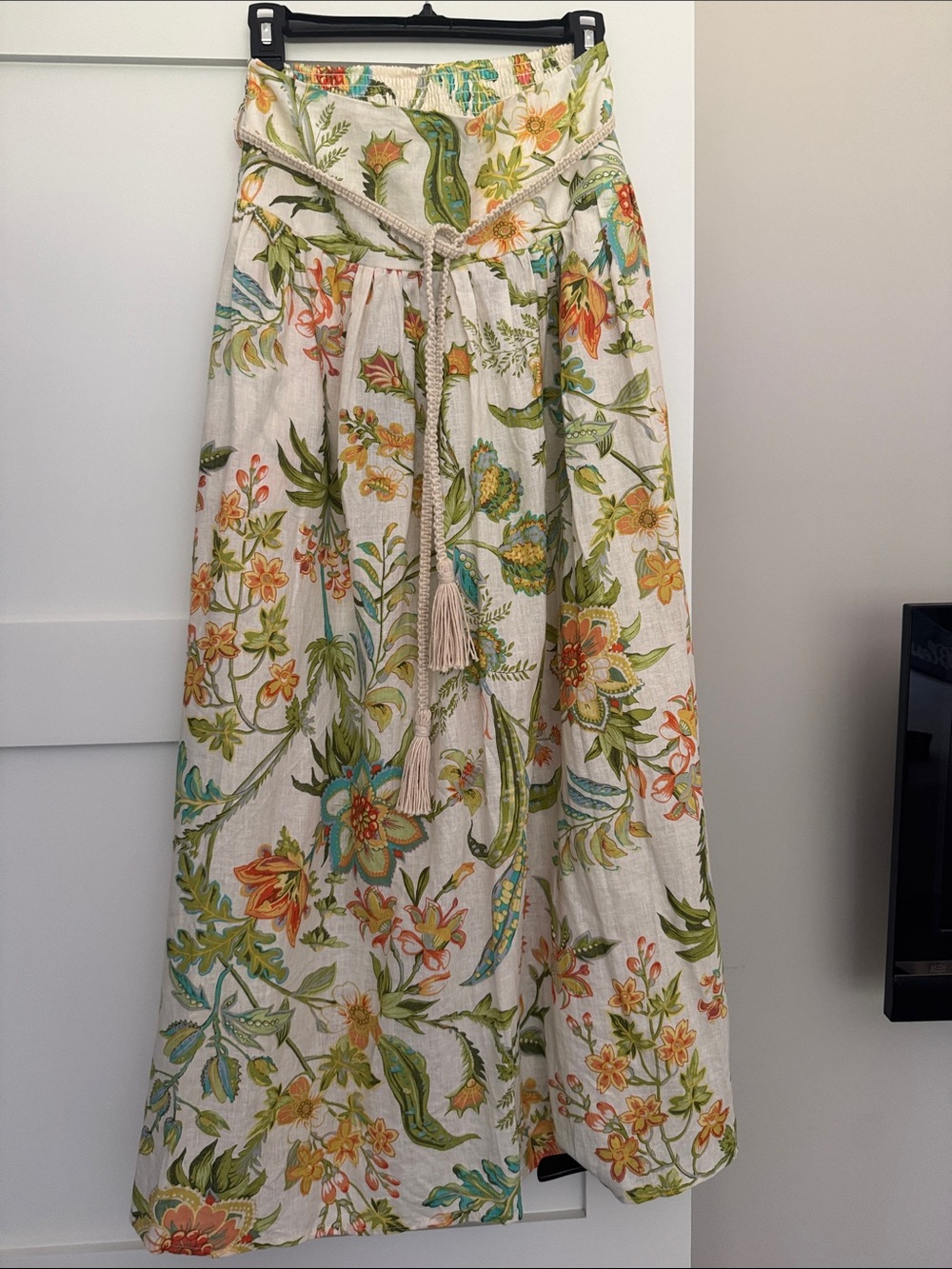 Rachel Roy Floral Maxi Skirt in White with Green & Orange Print w/pockets.